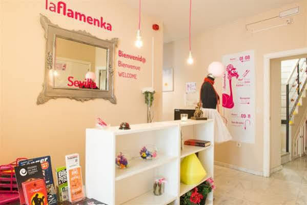 La Flamenka Hostel เซบีญา ภายนอก รูปภาพ